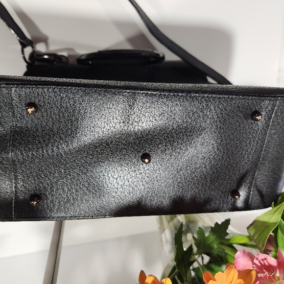 Gucci Black Leather Shoulder Bag - Picture 11 of 15